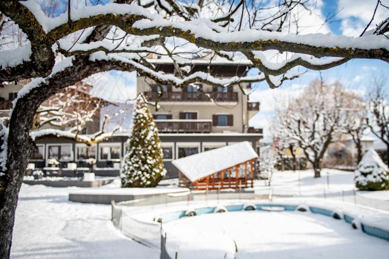 Hotel Ander Брунико Екстериор снимка
